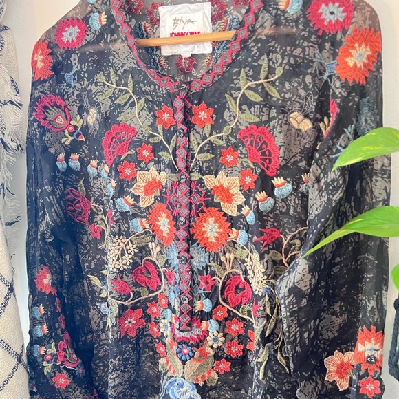 Johnny Was Biya Silk Kona Embroidered Top - Picture 3 of 5